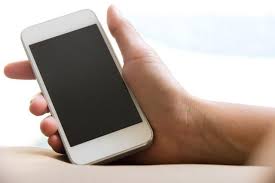 苹果手机黑屏无法启动？解决苹果手机黑屏问题