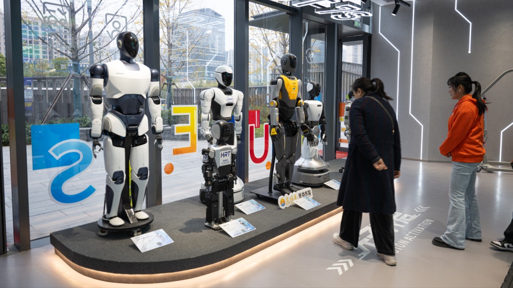 央媒：人形机器人企业要避免为急于“上车”作“表面功夫”