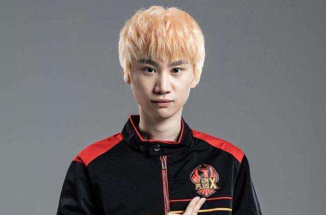 英雄联盟FPX中单Doinb国籍介绍