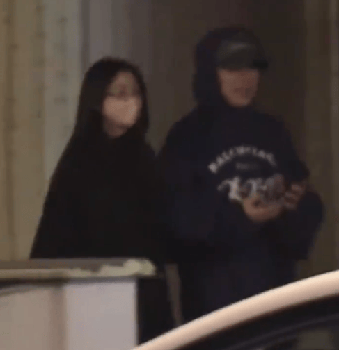 胡彦斌易梦玲逛街后一起回家 全程牵手恩爱又甜蜜