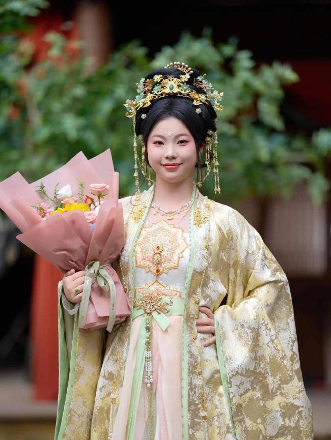 次元壁破了！奥运冠军管晨辰退役后跨界出演短剧