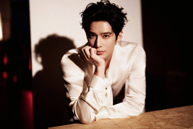 王安宇关晓彤双双辟谣恋情：此类传闻均为不实信息