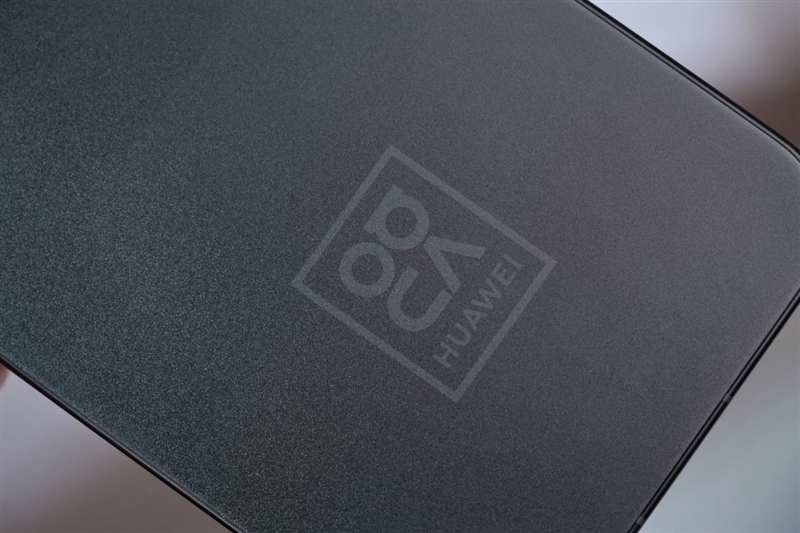 前后双红枫上阵 华为nova 15 Ultra全面评测:年轻人的影像轻旗舰!