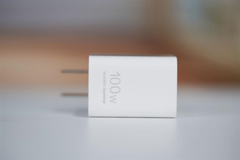 前后双红枫上阵 华为nova 15 Ultra全面评测:年轻人的影像轻旗舰!