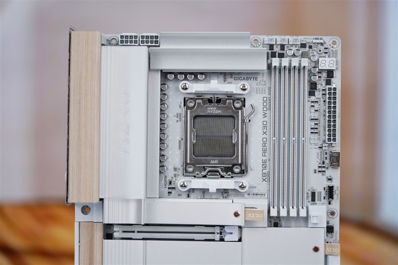 实木元素亮眼！技嘉X870E AERO X3D WOOD主板评测：顶级性能搭配全新设计 DIY审美新高度