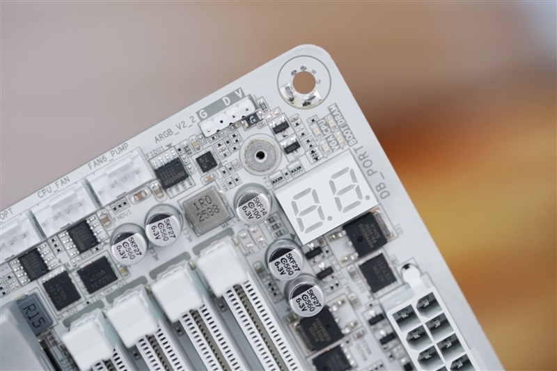 实木元素亮眼！技嘉X870E AERO X3D WOOD主板评测：顶级性能搭配全新设计 DIY审美新高度