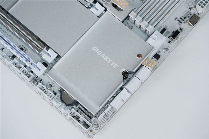 实木元素亮眼！技嘉X870E AERO X3D WOOD主板评测：顶级性能搭配全新设计 DIY审美新高度