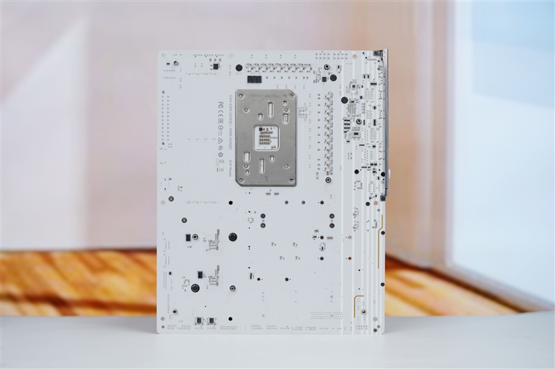 实木元素亮眼！技嘉X870E AERO X3D WOOD主板评测：顶级性能搭配全新设计 DIY审美新高度