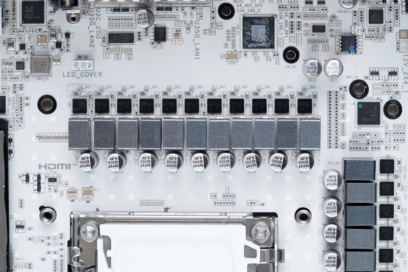 实木元素亮眼！技嘉X870E AERO X3D WOOD主板评测：顶级性能搭配全新设计 DIY审美新高度