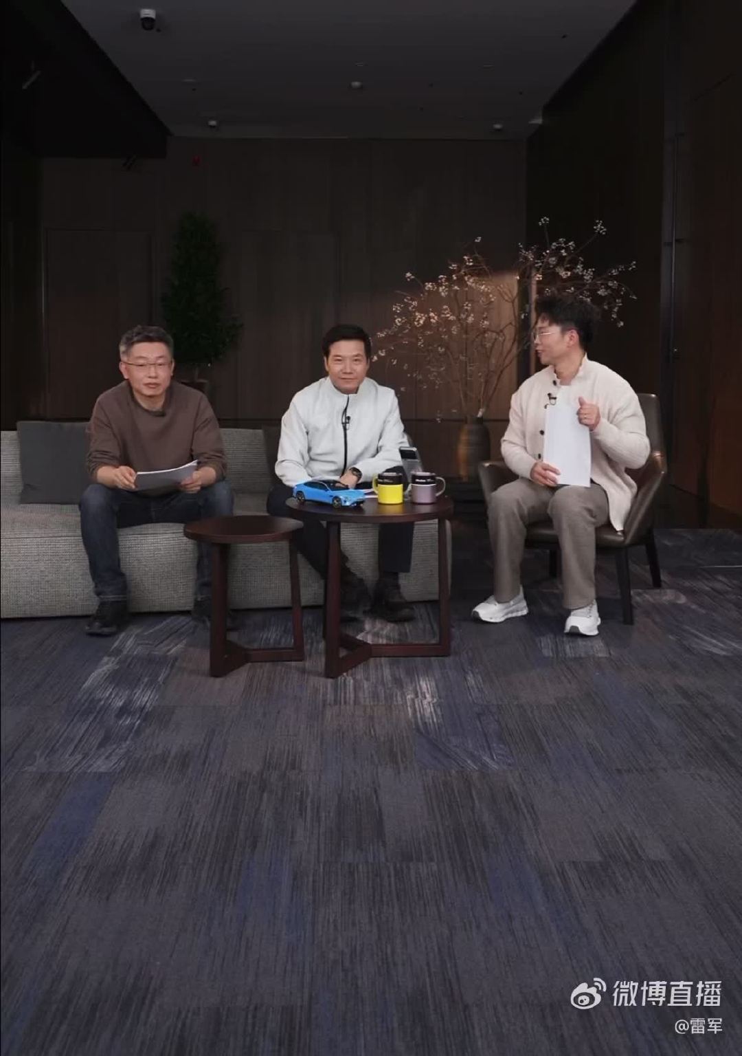 雷军再谈小米 YU7 丢轮保车设计：是豪华车型比较成熟的安全技术，大家不要再质疑了