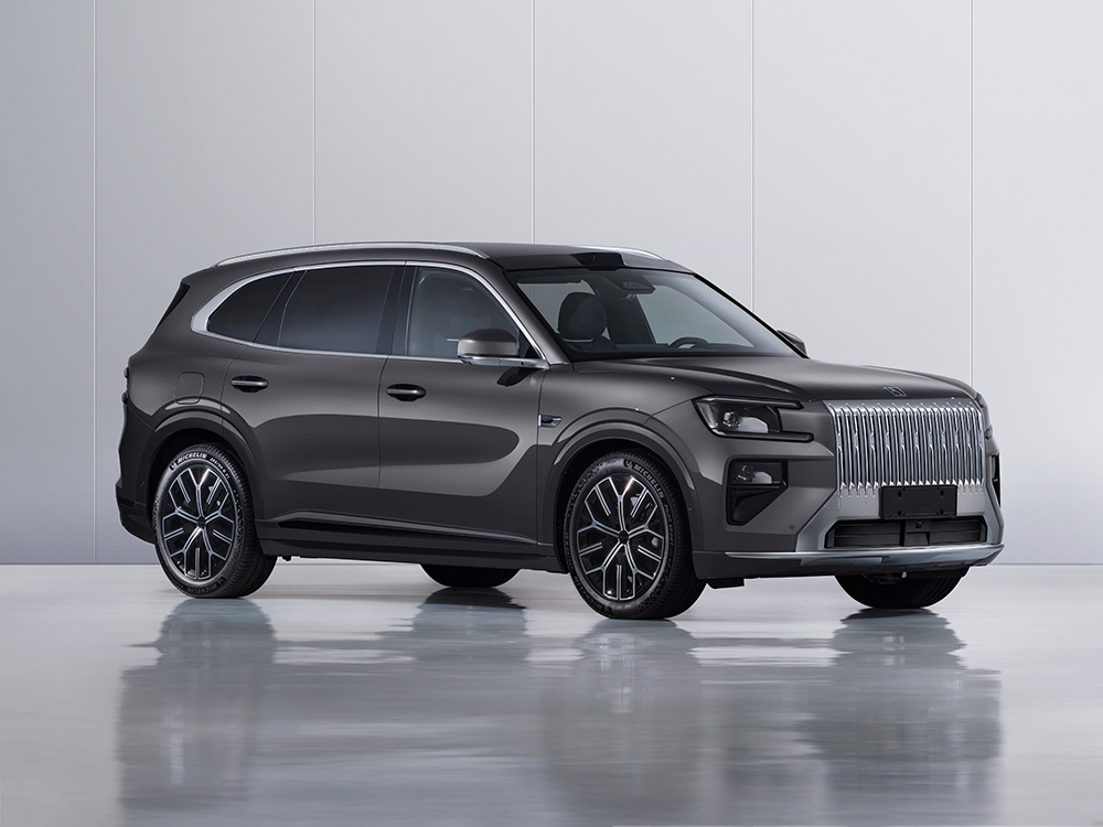 极氪 8X 完成申报：长 5.1 米的“大块头”，定位高性能旗舰电混 SUV