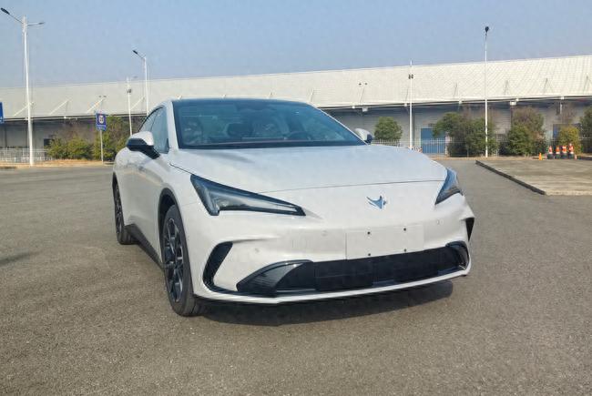 新款极狐阿尔法 S5 申报：新增增程版，外观细节调整