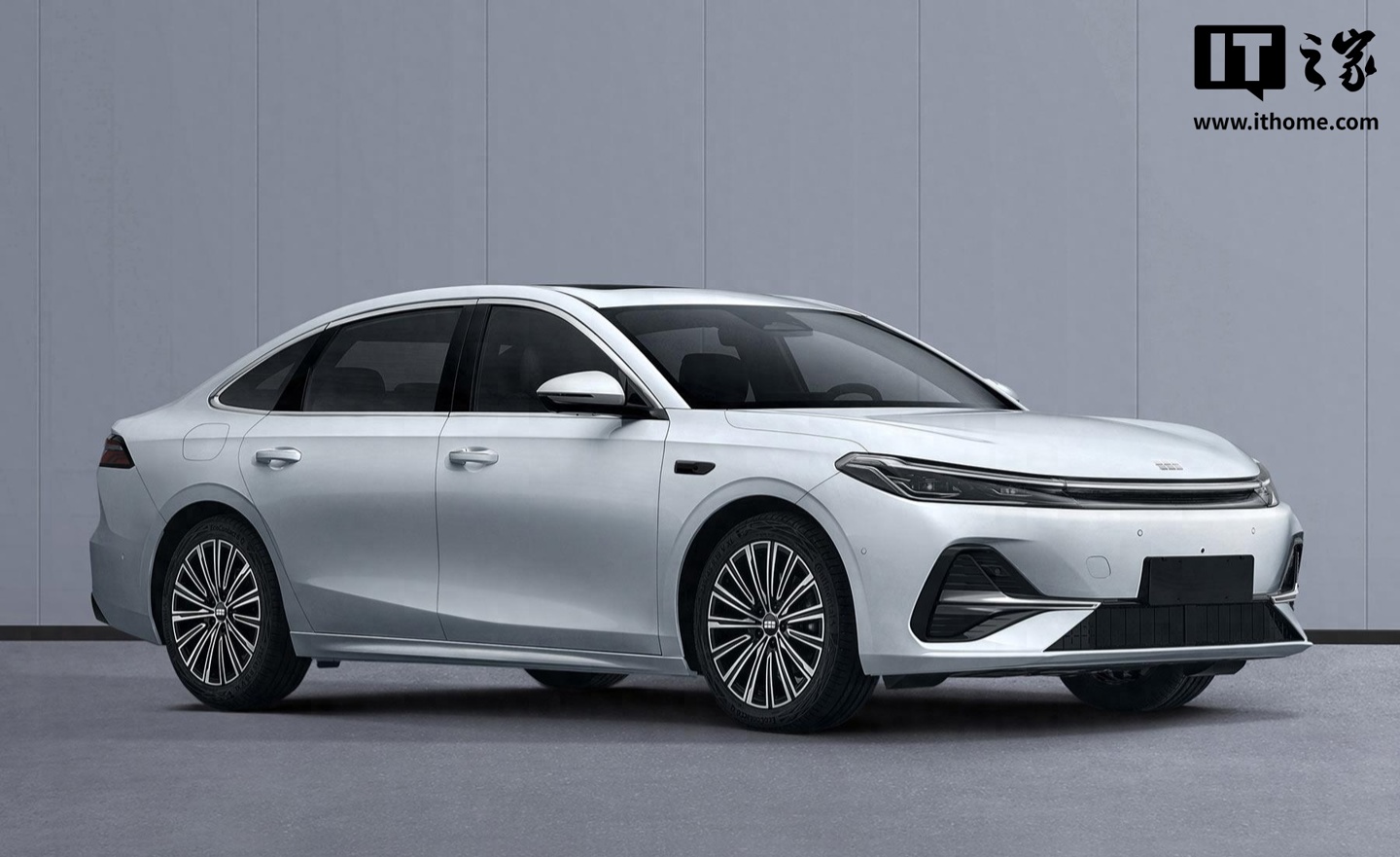 纯电续航 175 公里，吉利银河 A7 长续航版申报