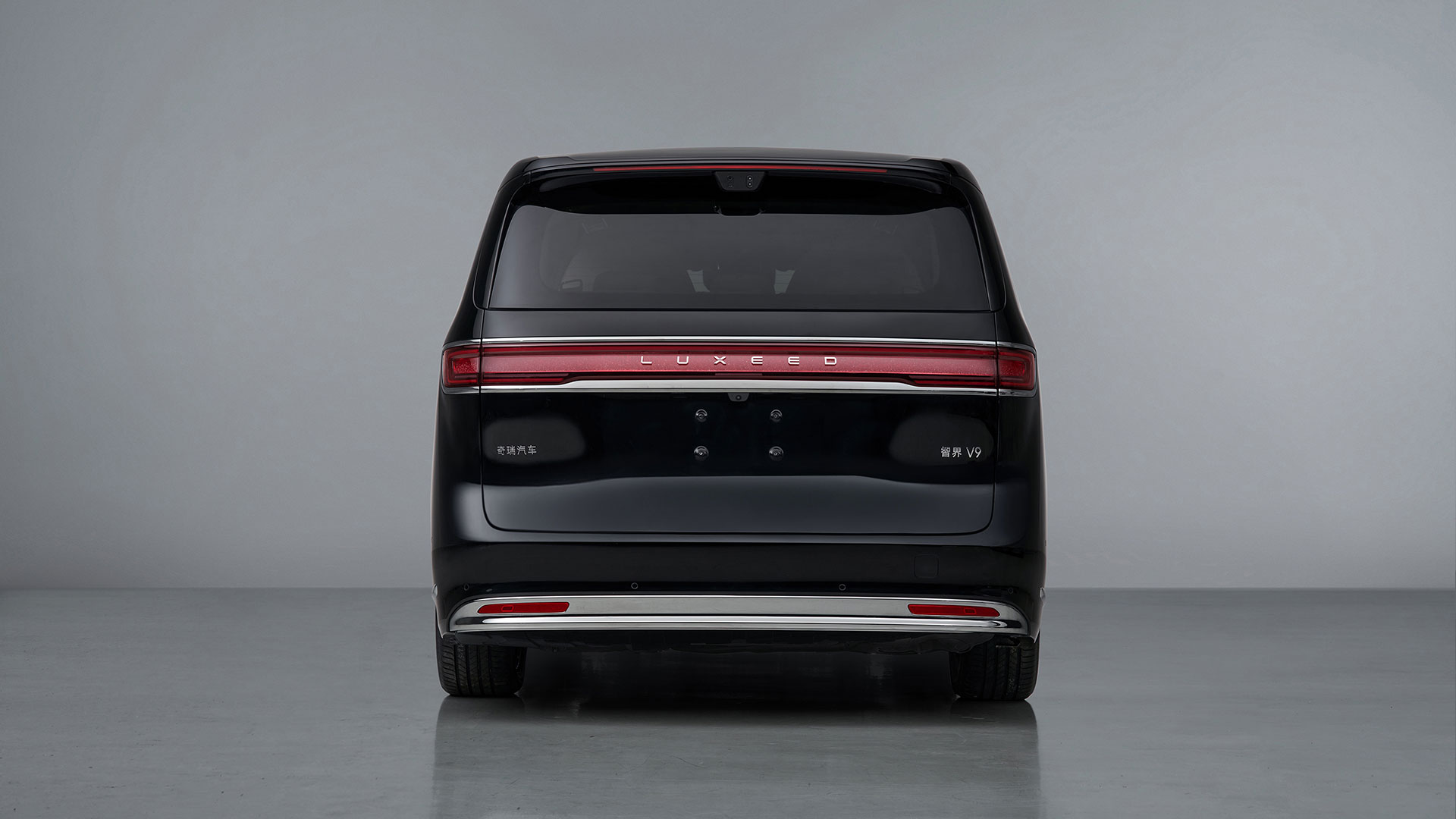 鸿蒙智行首款 MPV 智界 V9 完成申报，采用 7 座布局