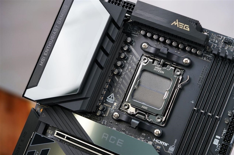 媲美超神板的ACE战神板！微星MEG X870E ACE MAX评测