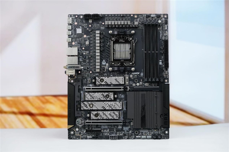 媲美超神板的ACE战神板！微星MEG X870E ACE MAX评测