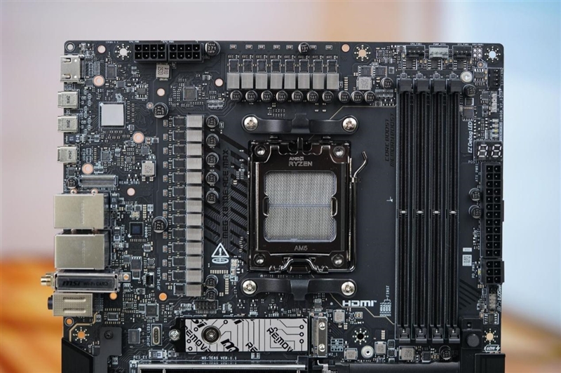 媲美超神板的ACE战神板！微星MEG X870E ACE MAX评测