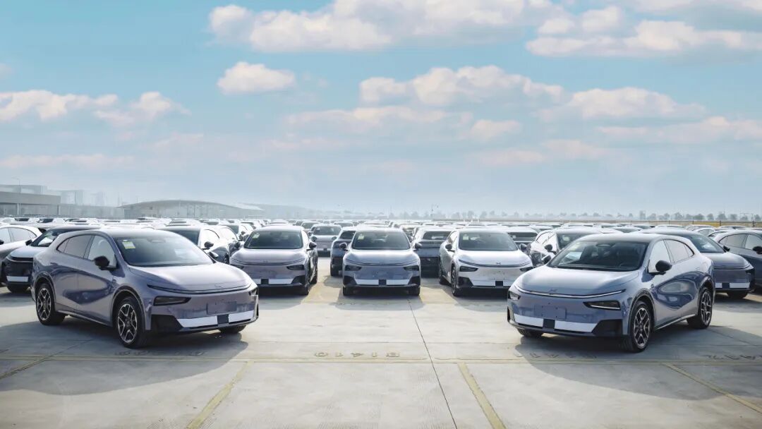 小鹏汽车：2026 款小鹏 P7+ 和小鹏 G7 超级增程开启新年首次发运