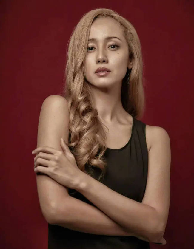 泽尻英龙华新恋情疑似曝光 与男友年龄相差14岁