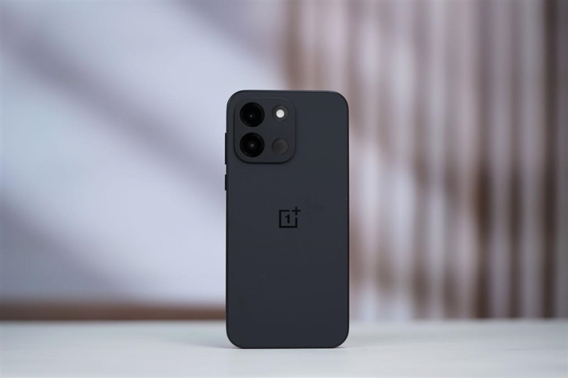 骁龙8s风驰版+满帧游戏！ 一加Turbo 6全面体验评测：2K档性能续航的双越级卷王！