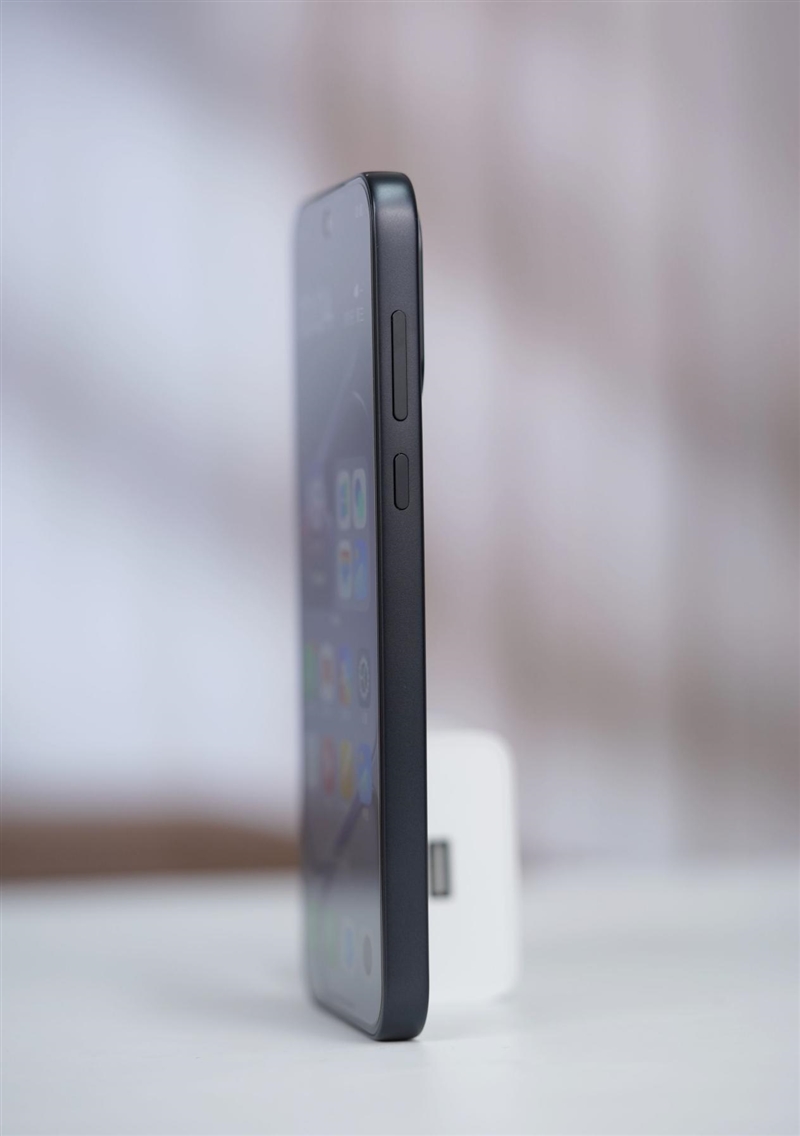 骁龙8s风驰版+满帧游戏！ 一加Turbo 6全面体验评测：2K档性能续航的双越级卷王！