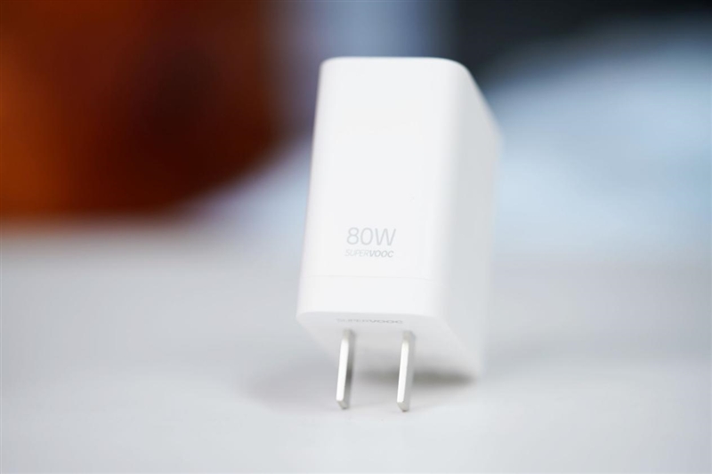 骁龙8s风驰版+满帧游戏！ 一加Turbo 6全面体验评测：2K档性能续航的双越级卷王！