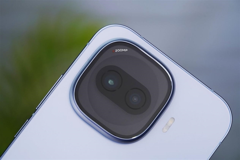 满杯实力无需取舍!iQOO Z11 Turbo评测:第五代骁龙8+Q2独显 新的中端性能王