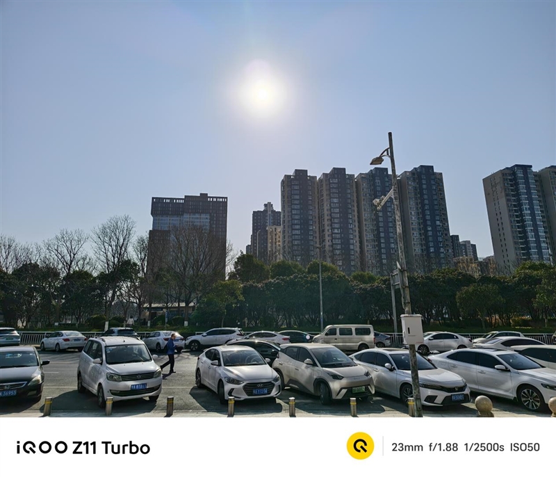 满杯实力无需取舍!iQOO Z11 Turbo评测:第五代骁龙8+Q2独显 新的中端性能王