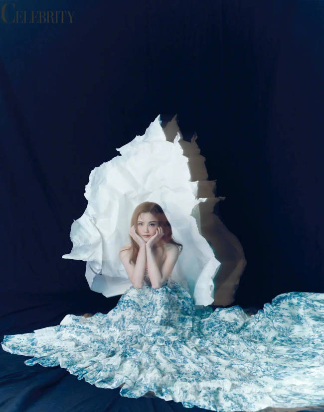 阿Sa蔡卓妍大方承认恋情 称与男友感情稳定很开心