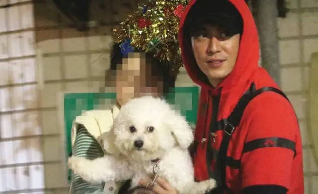 被拍与女生牵手离开饭店！陈楚河承认恋情