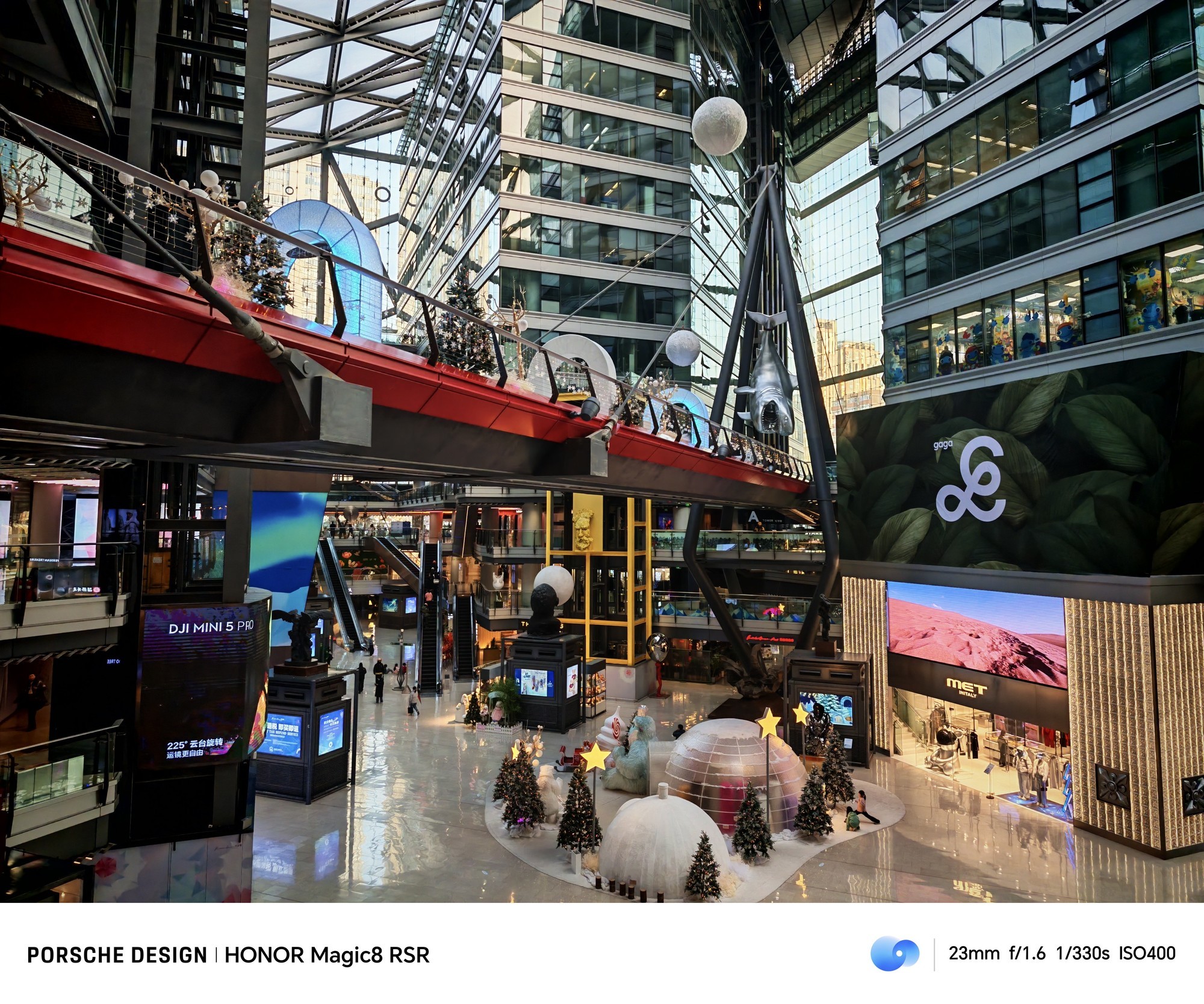 荣耀Magic8 RSR 保时捷设计上手评测:AI影像体验的新高峰