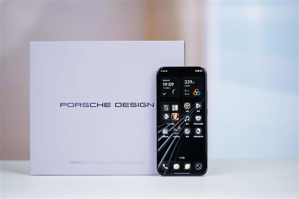 24GB内存!荣耀Magic 8 RSR保时捷设计首发评测:当今调教最好的第五代骁龙8至尊机皇