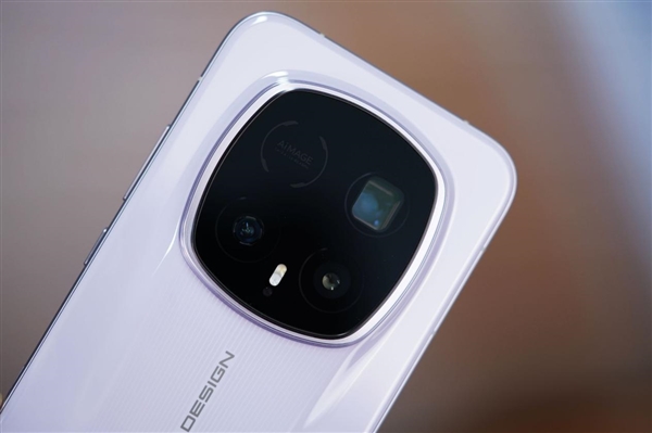 24GB内存!荣耀Magic 8 RSR保时捷设计首发评测:当今调教最好的第五代骁龙8至尊机皇