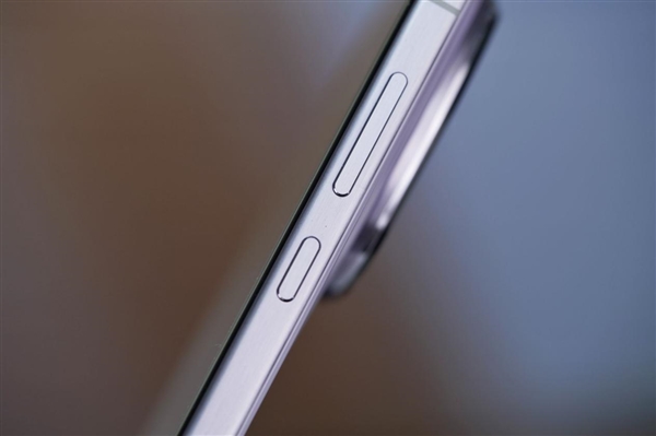 24GB内存!荣耀Magic 8 RSR保时捷设计首发评测:当今调教最好的第五代骁龙8至尊机皇