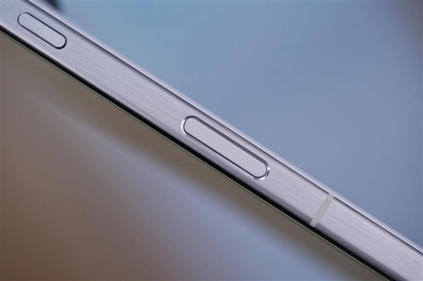 24GB内存!荣耀Magic 8 RSR保时捷设计首发评测:当今调教最好的第五代骁龙8至尊机皇