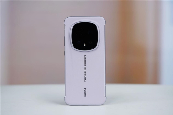 24GB内存!荣耀Magic 8 RSR保时捷设计首发评测:当今调教最好的第五代骁龙8至尊机皇