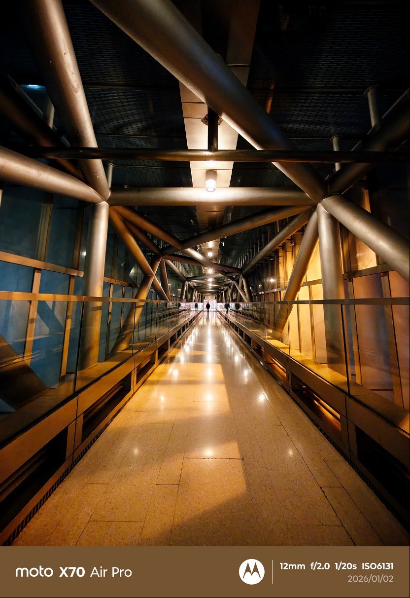 联想 moto X70 Air Pro全面评测：一台敢叫Pro的Air，到底强在哪？