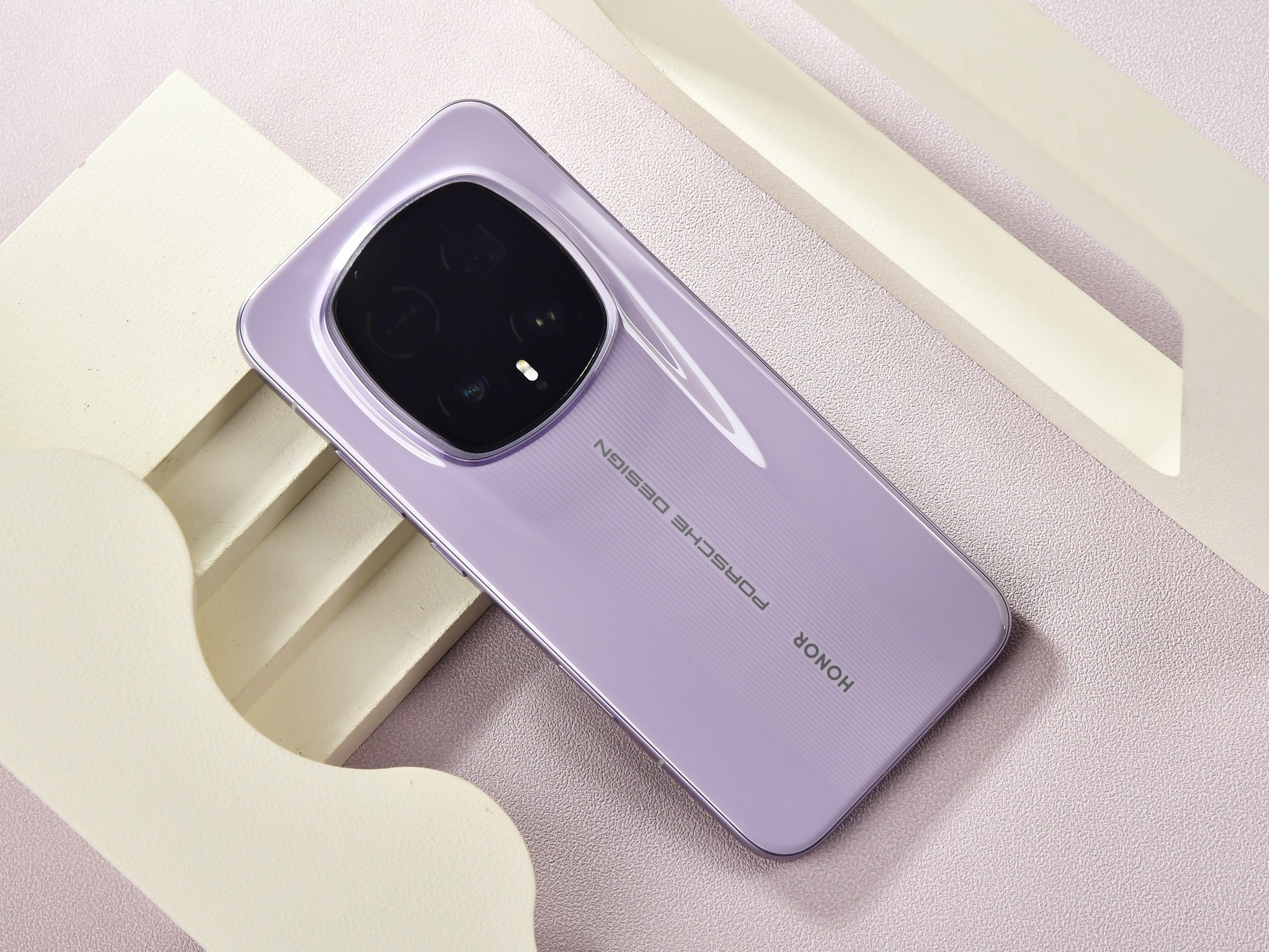 荣耀Magic8 RSR 保时捷设计评测：一款以AI影像为核心的超旗舰手机