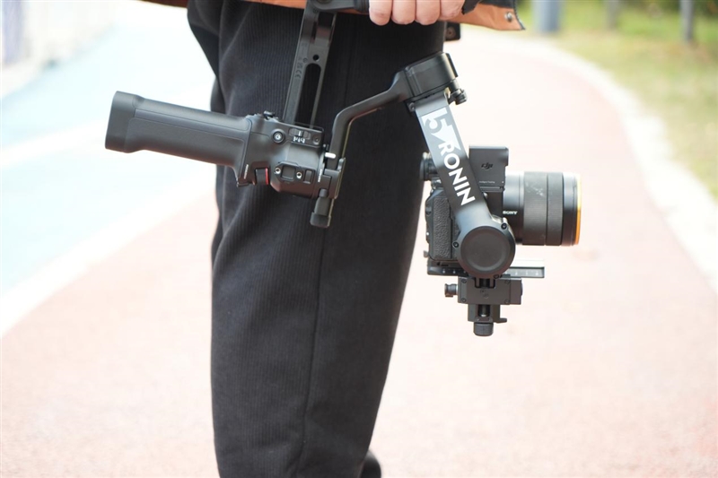 单兵增稳作战神器！大疆RS 5评测：全面进化的电控提壶 稳定器的第二套操作系统