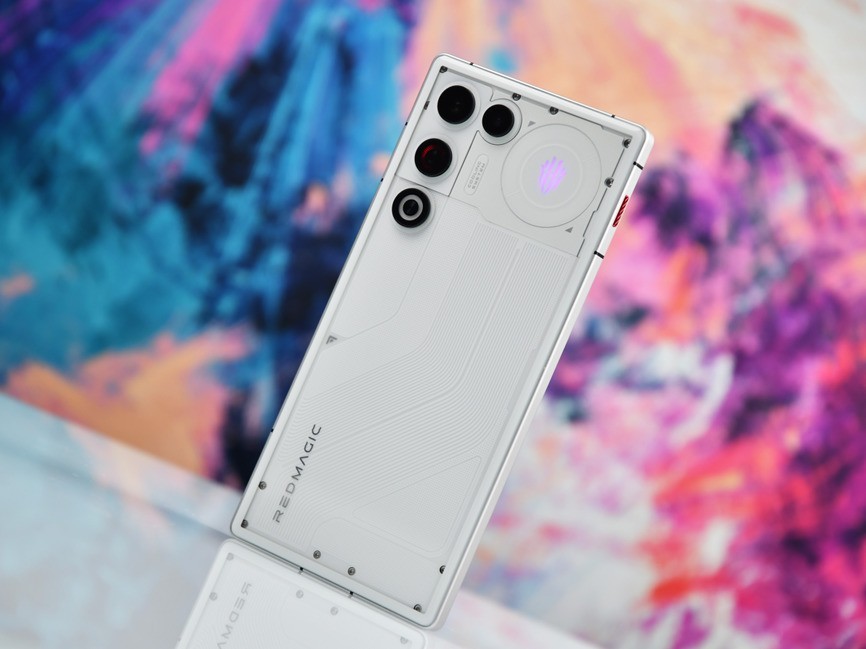 红魔11 AIR全面评测：轻薄高颜值的“掌中PC”