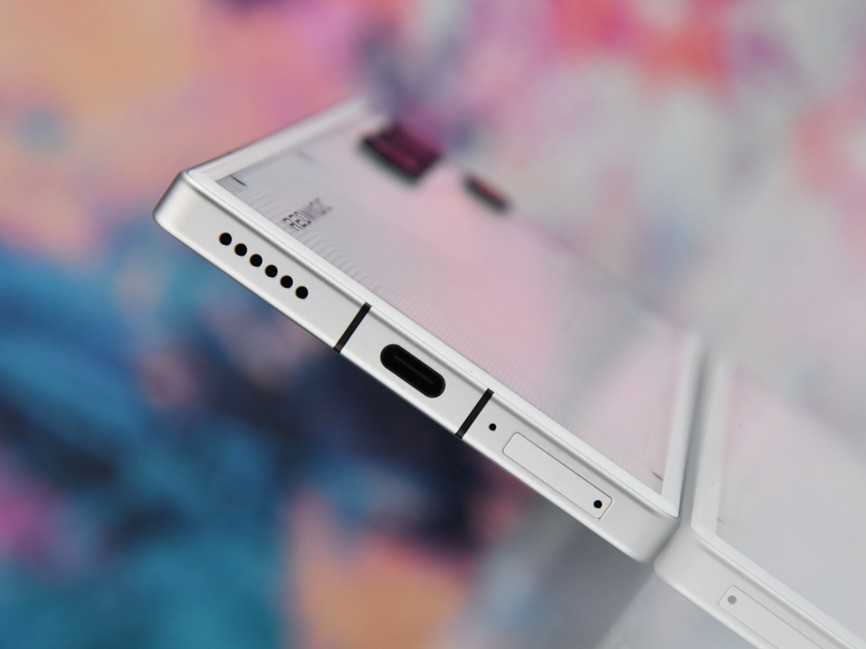 红魔11 AIR全面评测：轻薄高颜值的“掌中PC”