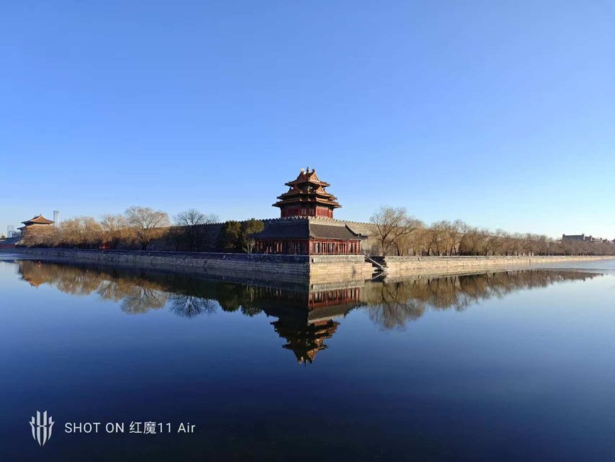 红魔11 AIR全面评测：轻薄高颜值的“掌中PC”