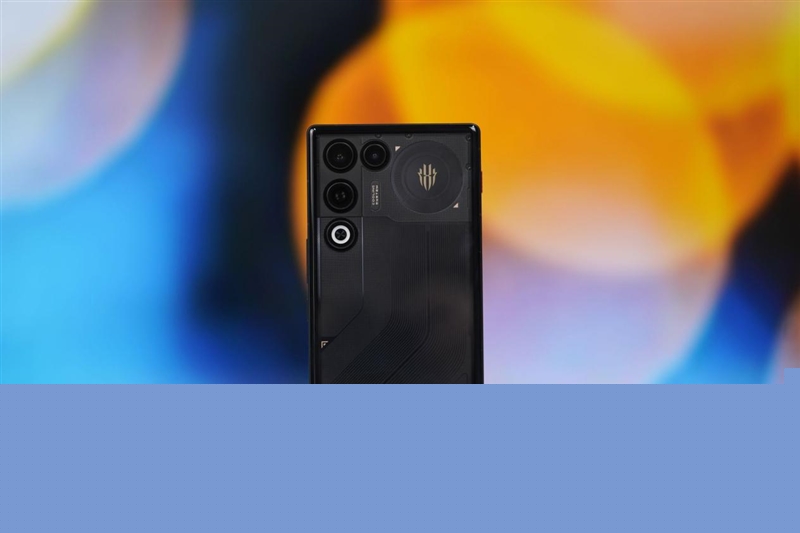 真全面+7000mAh电池 红魔11 Air全面评测:续航焦虑不存在的电竞机颜王!