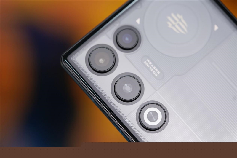 真全面+7000mAh电池 红魔11 Air全面评测:续航焦虑不存在的电竞机颜王!