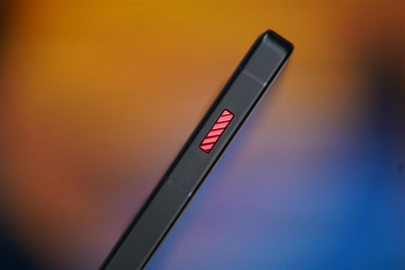 真全面+7000mAh电池 红魔11 Air全面评测:续航焦虑不存在的电竞机颜王!