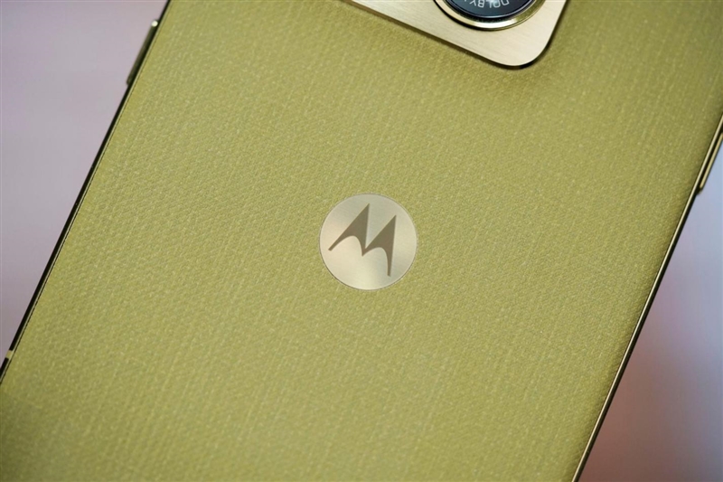 联想moto X70 Air Pro AI手机评测：轻薄AI影像旗舰 随手一拍就是8K大片