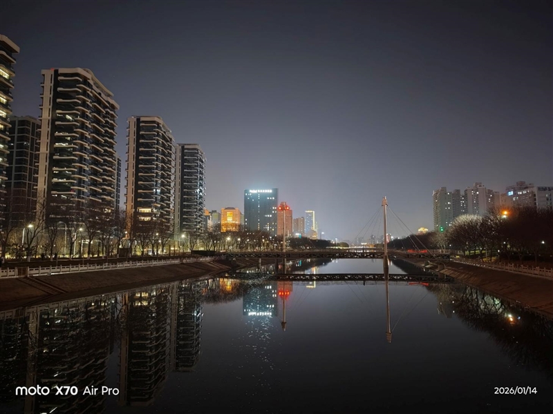 联想moto X70 Air Pro AI手机评测：轻薄AI影像旗舰 随手一拍就是8K大片