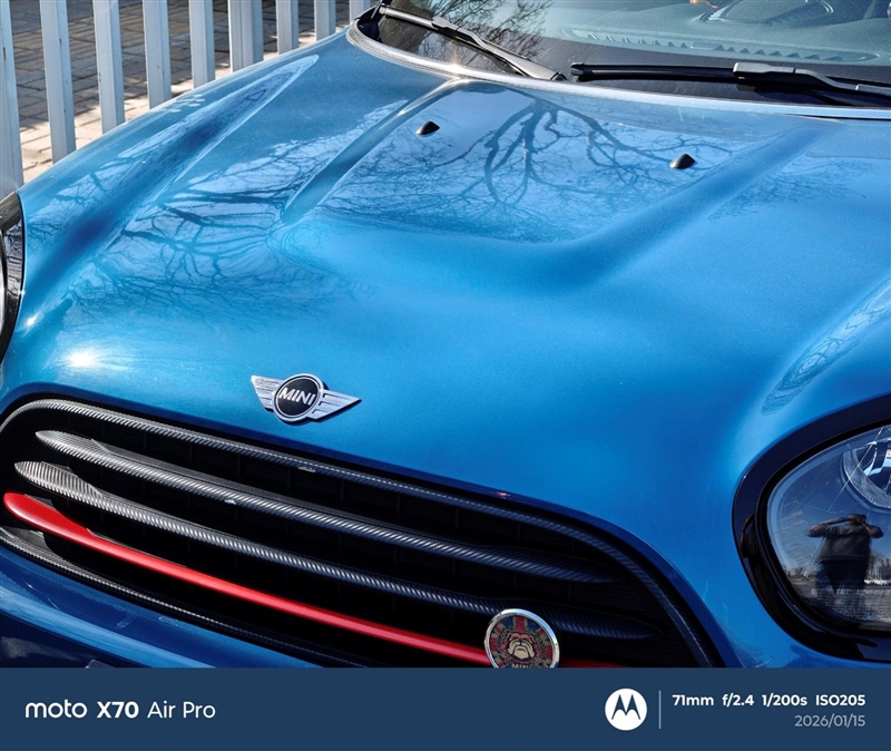 联想moto X70 Air Pro AI手机评测：轻薄AI影像旗舰 随手一拍就是8K大片