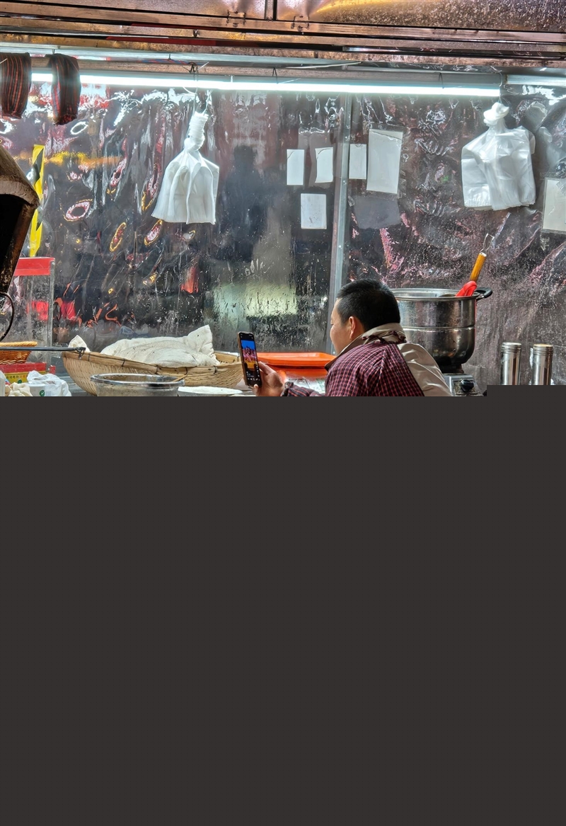 联想moto X70 Air Pro AI手机评测：轻薄AI影像旗舰 随手一拍就是8K大片