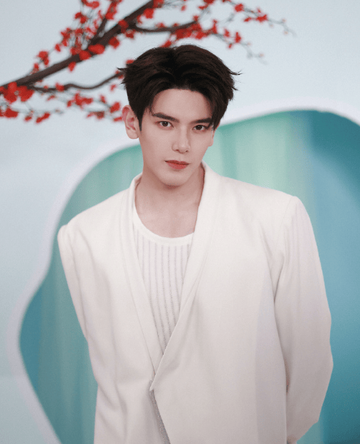 杀青夜单独互动引争议！姚弛工作室否认私联粉丝